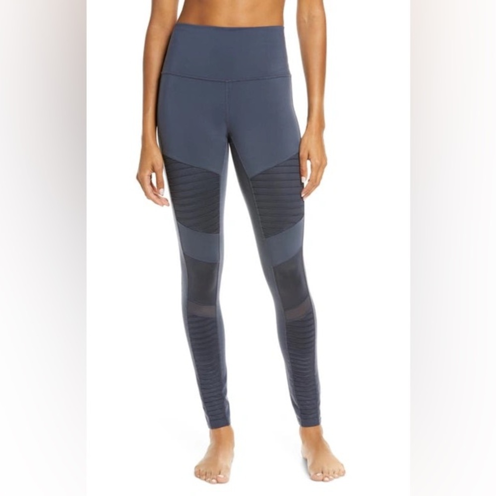 EUC ALO Yoga Navy and Black Leggings